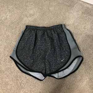 BLACK GREY NIKE RUNNING SHORTS